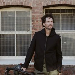 Icebreaker Felted Merino Hooded Jacket Men, Zwart -ARTILECT winkel icebreaker felted merino hooded jacket men black 20