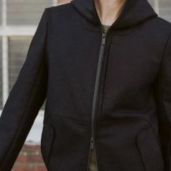 Icebreaker Felted Merino Hooded Jacket Men, Zwart -ARTILECT winkel icebreaker felted merino hooded jacket men black 25